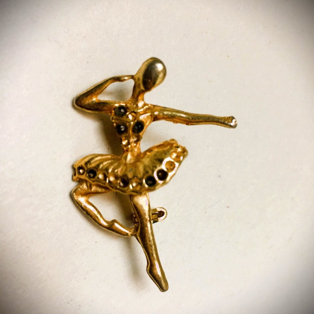 SALE: Vintage ballerina ballet dancer brooch pin